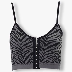 Forever 21 NWOT Seamless tiger stripe hook and eye bralette